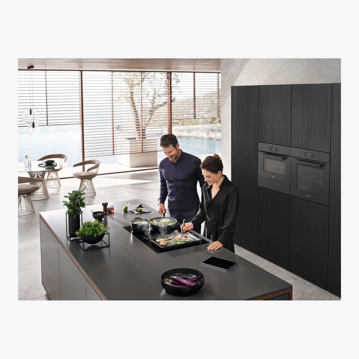 Miele Induktionskogeplade med emhætte KMDA 7473-1 FL Silence