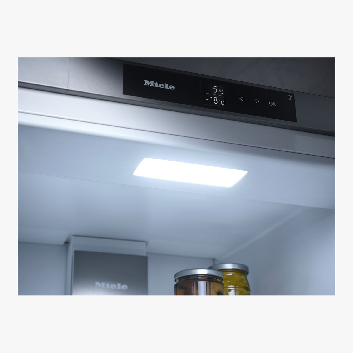 Miele Integrerbart køle-/fryseskab KF 7742 C