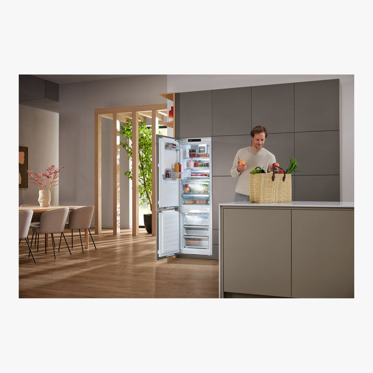 Miele Integrerbart køle-/fryseskab KFN 7795 C