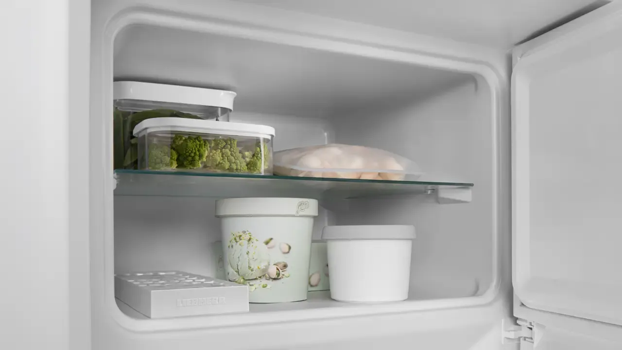imgi_33_liebherr-CFUL21_4 star freezer compartment